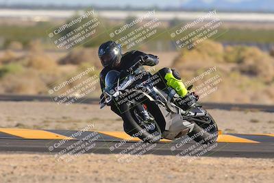 media/Nov-06-2023-Moto Forza (Mon) [[ce023d0744]]/3-Intermediate Group/Session 5 (Turn 4)/